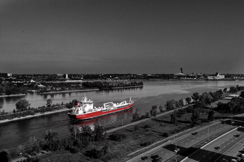 TaymazValley's tweet photo. Montreal
#photography #photooftheday #photographer #montreal #quebec #blackandwhiteandred #redship #river #canada #ottawa #ottawaphotographer #toronto #vancouver #london #paris #berlin #iran #iranian #iranianphotographer #persian #tehran #love https://t.co/5mPNy5UofZ