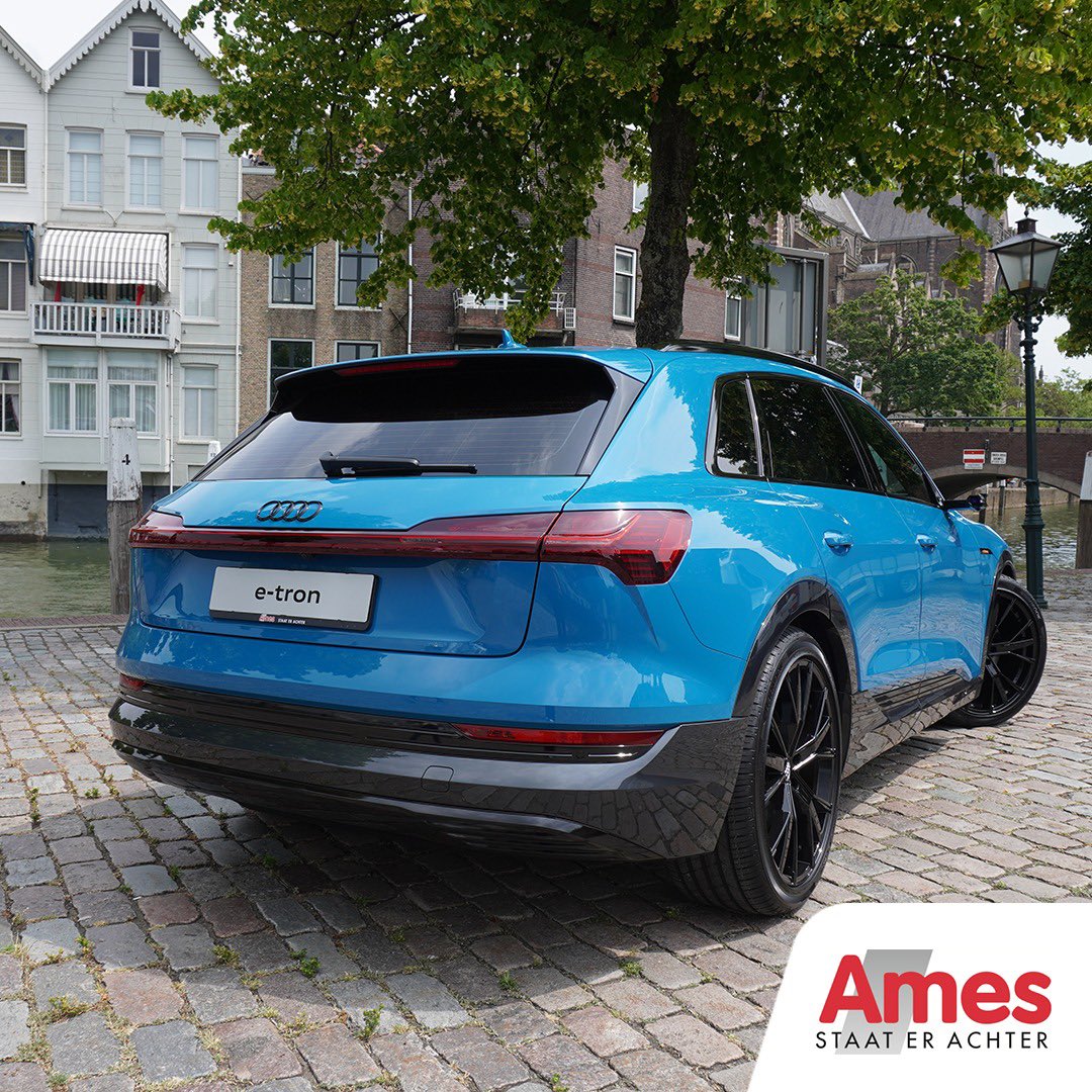 AmesAutobedrijf's tweet photo. Wij stellen u graag voor aan de Audi e-tron Ames Black Edition. Wij hebben een blauwe e-tron in de 55 quattro advanced uitvoering met 408pk gewrapt zodat deze is uitgerust met gave zwarte accenten. 💙🖤

Bekijk 'm hier ➡️ https://t.co/fjg82xzIYR.

#Audietron #Etron #wrappen https://t.co/diKpmKfhIL