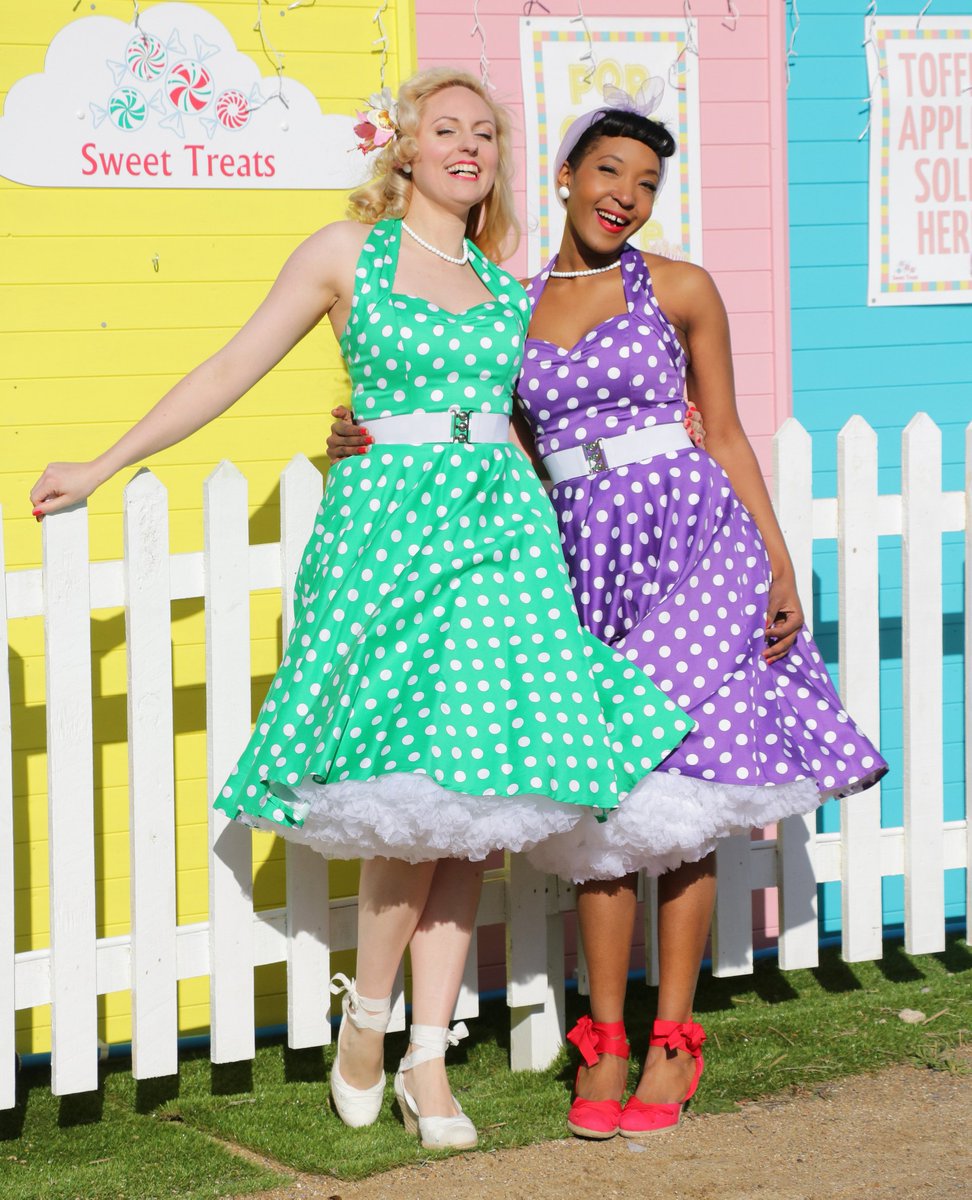 VivOfHolloway's tweet photo. Polkadot will never go out of style! 😍☀️❤️
⁠
#vivienofholloway @vivienofholloway ⁠
location @dreamlandmargate⁠
⁠
#madeinlondon #VintageStyleNOTVintageValues #diversifyyourvintage  #1950scircledress #flareddress #50sswingdress #50shalterneckdress #polkadot #polkadotdress https://t.co/6otNMTt1wR