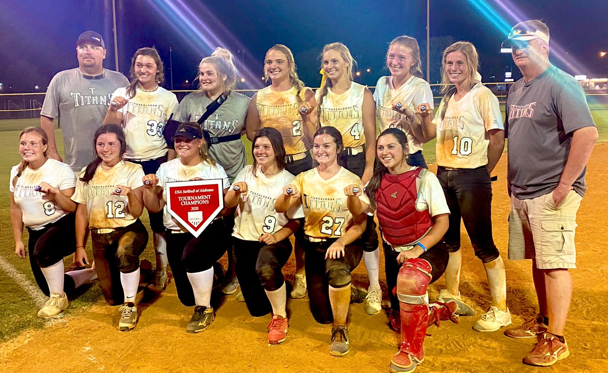 djcrump's tweet photo. Proud of these girls! Tuscaloosa Titans 2021 celebrated their return to the field with a Tournament win in Gadsden! https://t.co/UCB9tMCTNQ