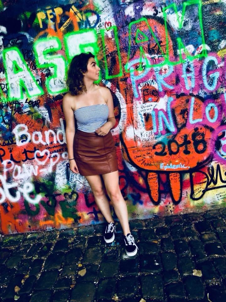 careyonwanderin's tweet photo. 📍John Lennon Wall, Prague
The beauty is in the detail 🎨 since the 1980s the wall has been painted with love poems, Lennon &amp; Beetles graffiti &amp; lyrics but recently it’s been a haven for local and global causes like Extinction Rebellion and the Hong Kong Protests ✊ #visitprague https://t.co/ezw3M3nviS