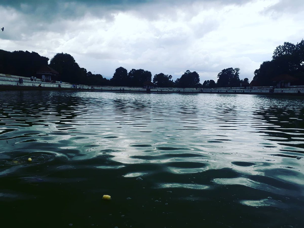 amritamaharjan1's tweet photo. Siddhapokhari witnessing monsoon 🌧️🌦️💦💦
Love being here ♥️ always a fav place 👌
#Nepal #Bhaktapur #Siddhapokhari #FavPlace #Khwopa #TaPukhu https://t.co/S8pQIDkSIr