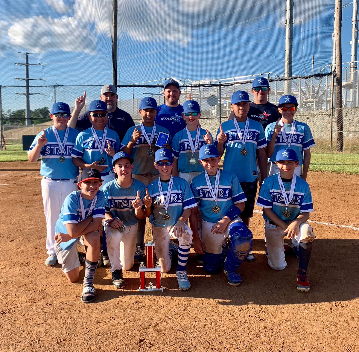 Congratulations to Stars 12u Eidemiller on winning the GMBL Father’s Day Tournament.  This team is always in CG pushing themselves to get better!!! #CGFam #MoreThanAGym