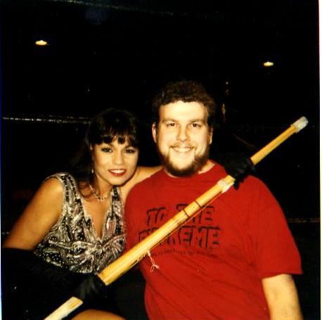 @butisitfunny She was the greatest! An absolute sweetheart of a person! I never had a less than stellar interaction with her. She will never be forgotten! #NancyBenoit #Woman #FallenAngel #RobinGreen 💞
