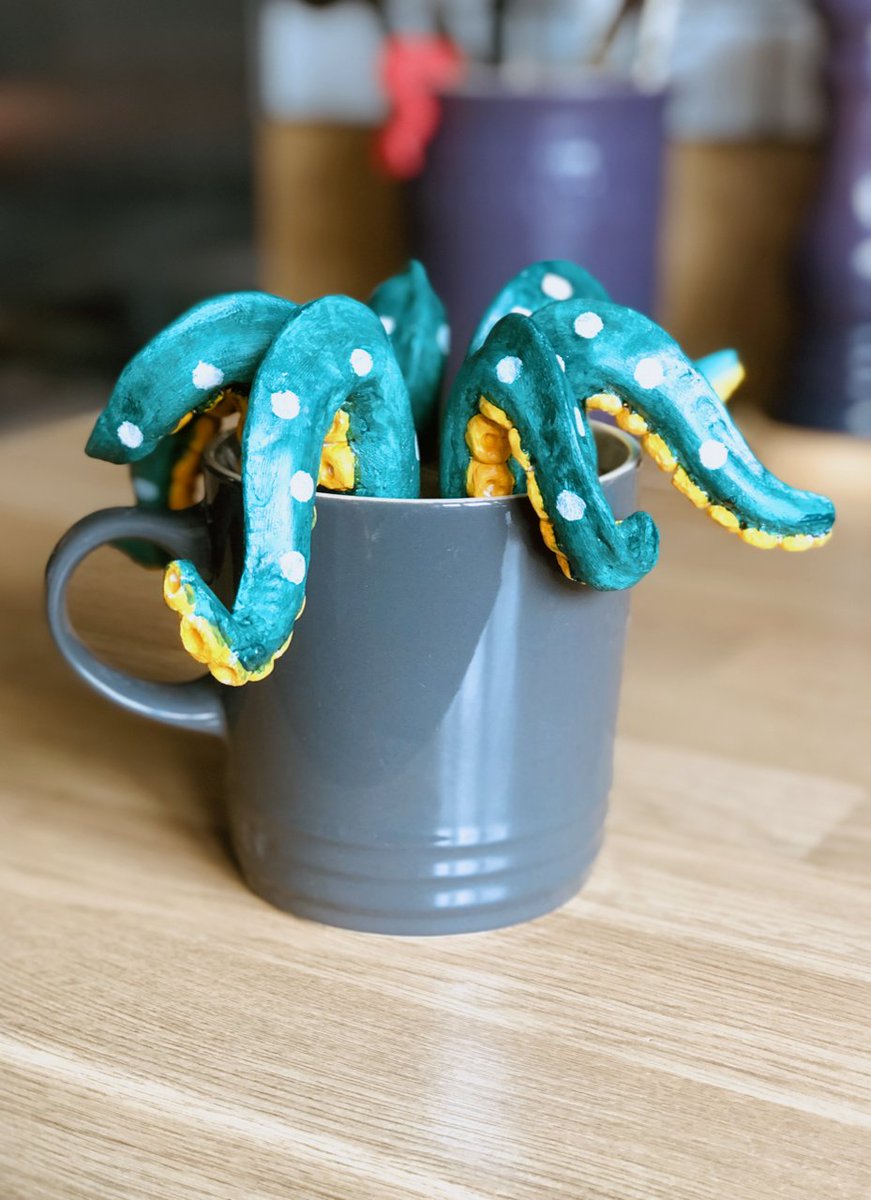 Neon Play tweet media