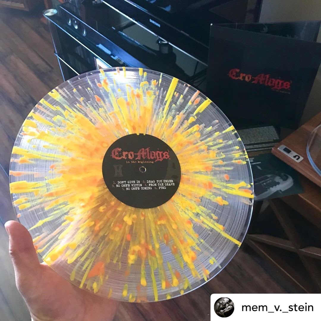 realcromags's tweet photo. 💥 💥
Posted @withregram • @mem_v._stein New @realcromags on @missiontwoent 👊🏼⚡️👊🏼 #cromags #inthebeginning #missiontwoentertainment #2020 #nychc #rockygeorge #gatefoldsleeve #hardcore #newyorkhardcore #coloredvinyl #vinyl #vinylspin2020 #vinylrecords #records #vinylworship https://t.co/OafZjd3Alg