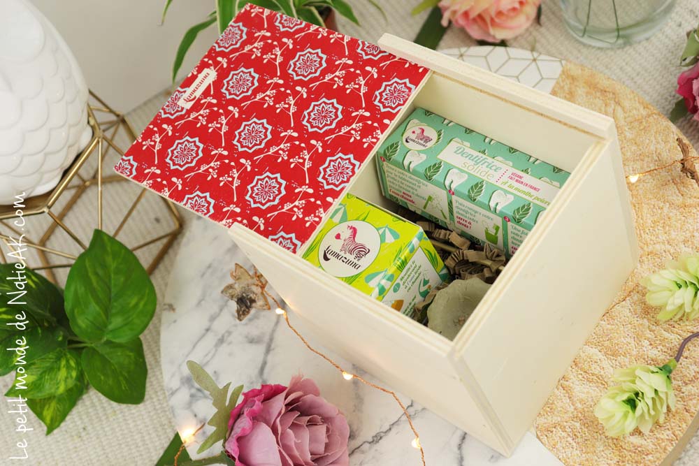 natieak's tweet photo. NEW POST : avis sur le Coffret zéro déchet l'Essentiel de Lamazuna : des soins naturels, #madeinfrance et #vegan ❤️➡️ https://t.co/VONyB4z7Gd #zerodechet #lamazuna #bio #oriculi #deodorantsolide #dentifricesolide #shampoingsolide https://t.co/6w9ogfLT3d