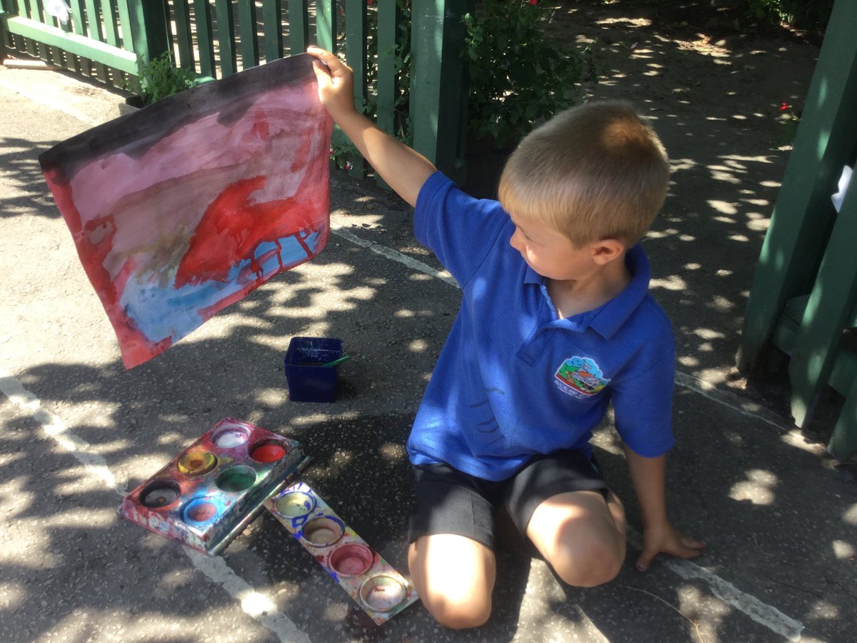 Maple bubble were fascinated to explore sunsets over the sea as part of their Talk for Writing hook! Enjoying the sunshine today, they painted their own interpretations! Look at their wonderful creations!