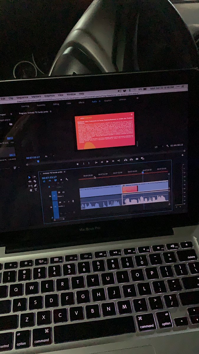 JohnCalistro's tweet photo. Estacionamento, subsolo 3, sem Internet, mas com bateria no computador e Premiere a mil na edição de vídeos. :)
#CommunityManagerLife https://t.co/OteKV4Mq4o