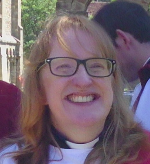 CofEBishopstoke's tweet photo. Wonderful to see our Curate @ratryn licensed as Priest-in-Charge of the #LeadonVale Benefice in @GlosDioc by Bishop Robert. She will be brilliant - 'with the help of God' - and we look forward to hearing how things are going! May God bless you, Kat! https://t.co/lVfOzxZUHq