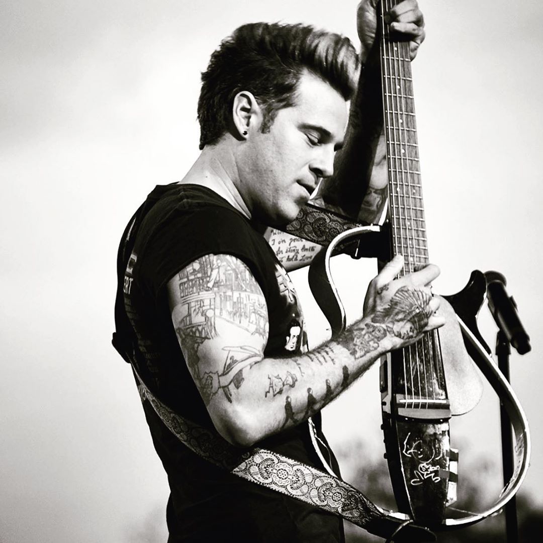 RyanCabrera's tweet photo. Can’t wait to get back at it!! If I did an online concert, what songs would u wanna hear???? https://t.co/6fbCmw5W2g