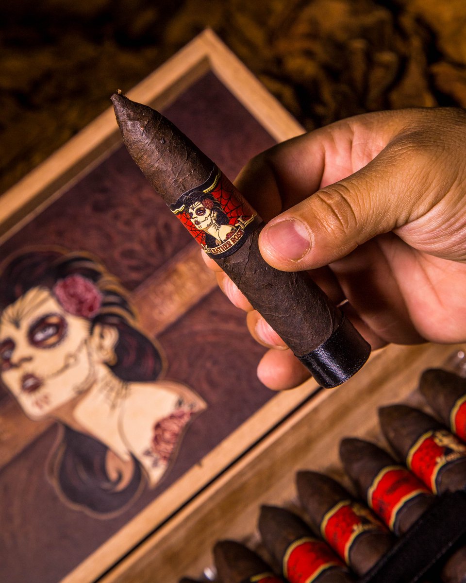 Leather Rose is one spicy sister! The 5" x 54  torpedo delivers a smooth and delicious smoke with a note of spice on the finish. Shipping nationwide in July! For more details head to drewestate.com/summertakeover to read more. #DESummerTakeover #De4L