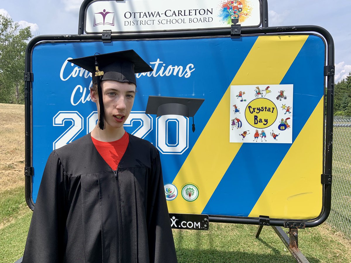 pamhooper's tweet photo. Our Crystal Bay Grad... celebrating Lukasπππ @CrystalBayOCDSB @OCDSB #Ocdsb #cappingoff2020 #ottgrads https://t.co/TWQCoymrRH