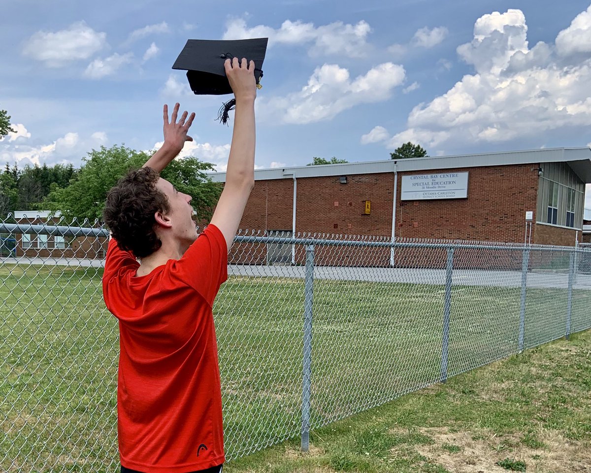 pamhooper's tweet photo. Our Crystal Bay Grad... celebrating Lukasπππ @CrystalBayOCDSB @OCDSB #Ocdsb #cappingoff2020 #ottgrads https://t.co/TWQCoymrRH