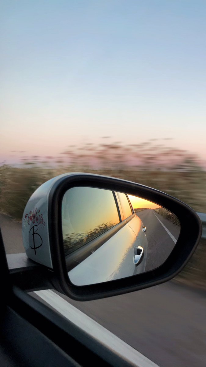 blanquiss_'s tweet photo. Aunque digan que no, muchas veces hace falta echar la vista atrás y darnos cuenta de lo que hemos recorrido. 
Hay que mirar hacia delante SÍ pero sin olvidar lo pasado. https://t.co/Qar39FLjav