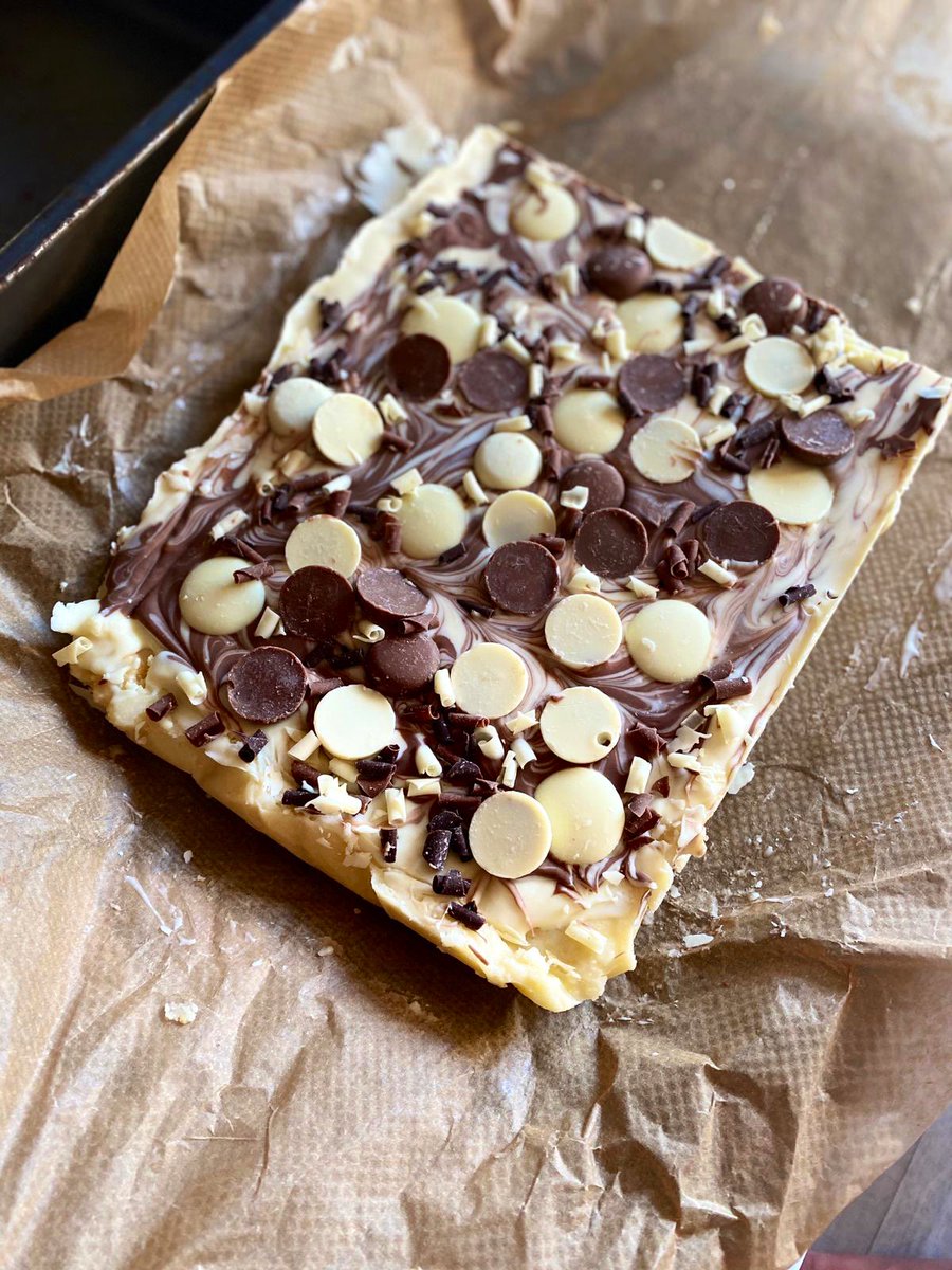 kinson_lucy's tweet photo. Got my bake on today... homemade Milky Way chocolate slab https://t.co/9rwGd7wfqb