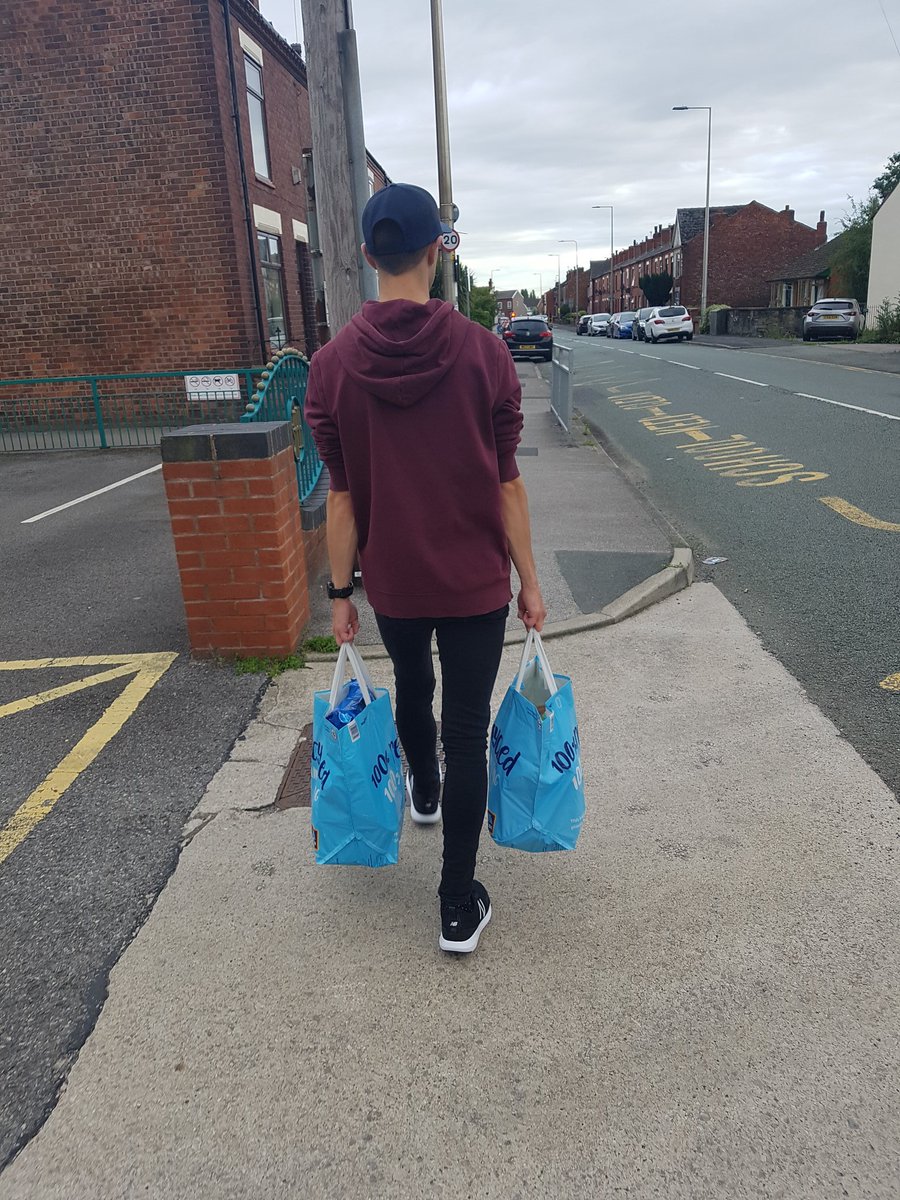 ktp_kate's tweet photo. Just a walk today for #WALREDJune #Day22 👍 We nipped to @AldiUK for just a few bits &amp; pieces 🤔 Home now for @yogawithadriene, a fruit tea &amp; an early night 🙄 such a #RockAndRoll lifestyle 😂 &amp; another long week ahead 😳
#ThisisMe ❤
#MondayMotivaton 
#easytoplease https://t.co/fJ1AlOYWve