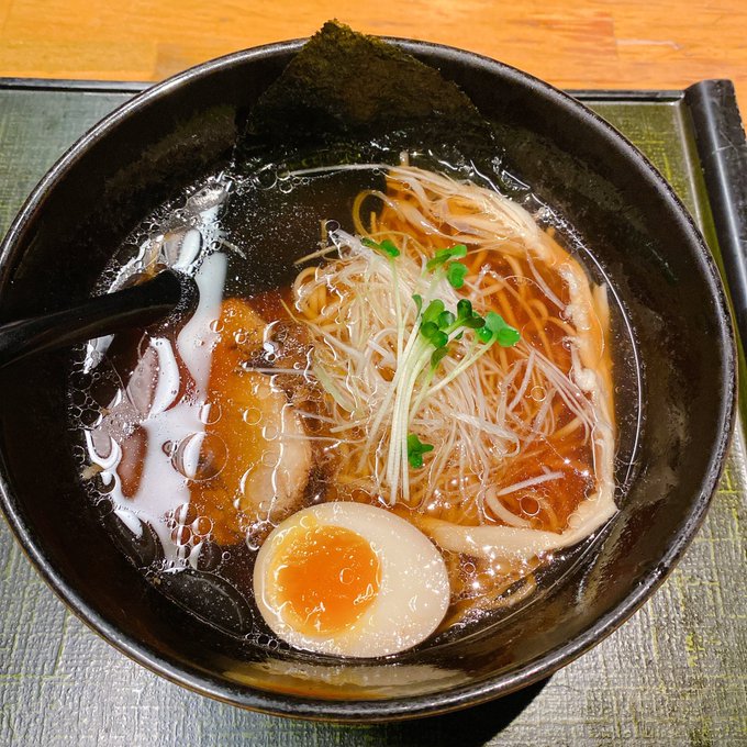 深夜ラーメン最高すԅ( ˘&omega;˘ ԅ) いや、もはや朝 https://t.co/ziwfZ5dnhB