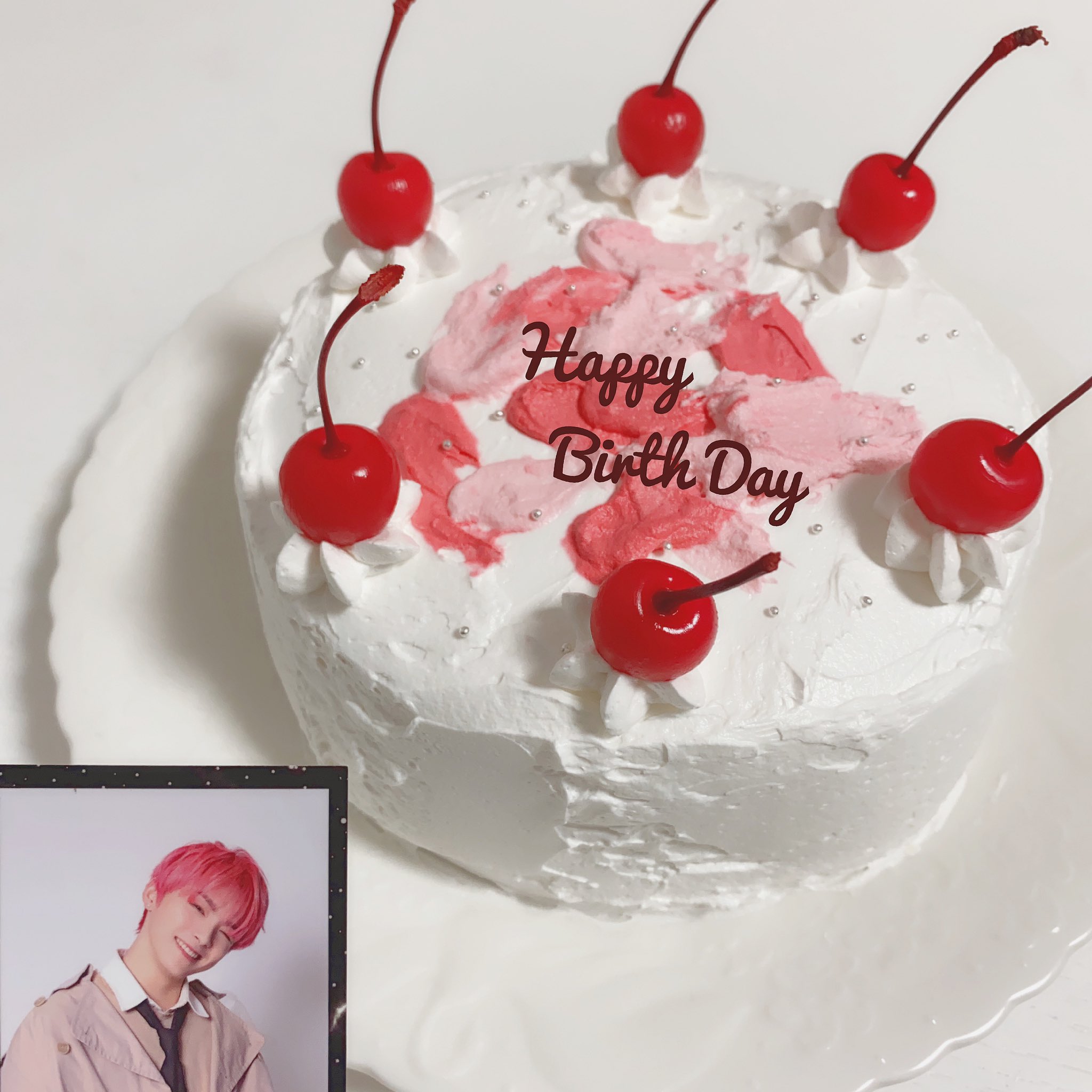 ユキ노 拓実くん21歳のお誕生日おめでとう 推しのためにケーキ作るのとか初めてだけど それくらい推せる人に出会えたの素晴らしい チョコペンでメッセージ書けるほど器用じゃないから加工なのごめんね これからも大好きです