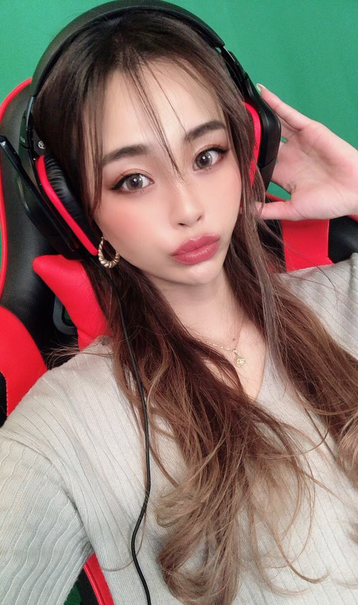 Momo 爆絶モンスト娘 美人youtuber 綺麗で可愛いモデル やっほゆみだよ Model Yumi ゆみさんにモンスト教えてもらった