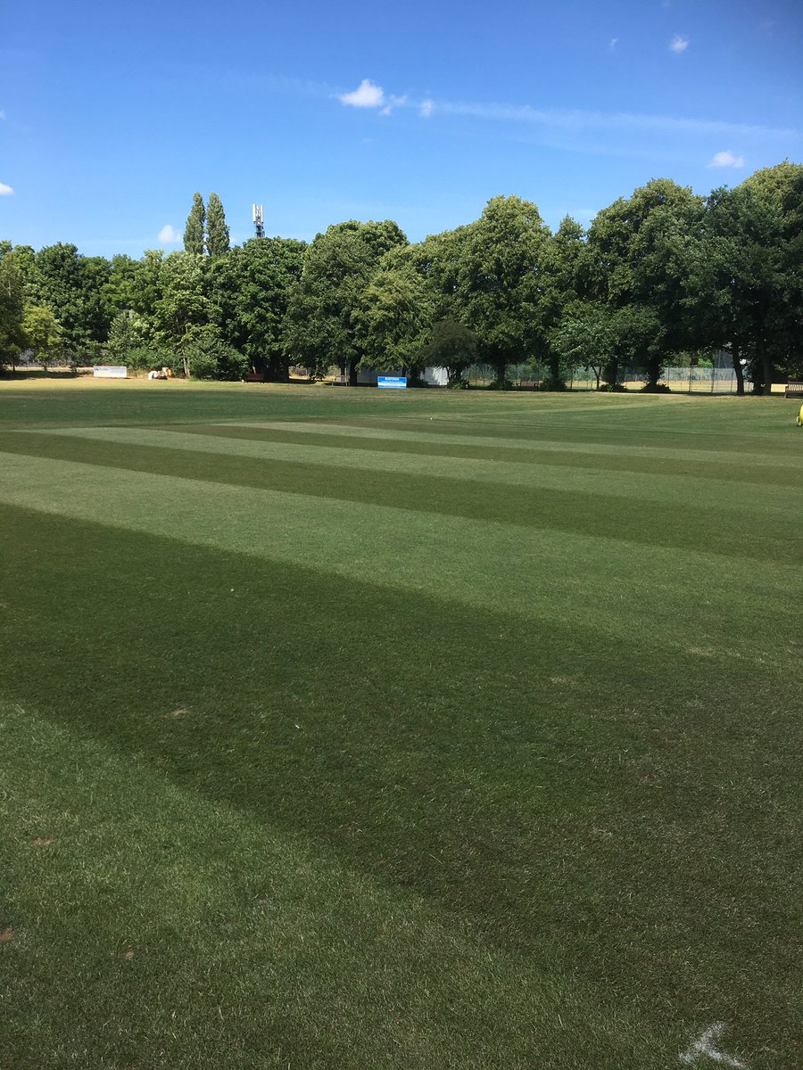 DavidSealey16's tweet photo. Square looking good in the afternoon sun @BexleyCC after a morning drag brush and cut with Ransomes Super Bowl, seven days after fertiliser application.
☀️👍
#stayinfront https://t.co/Tg7skwuYR1