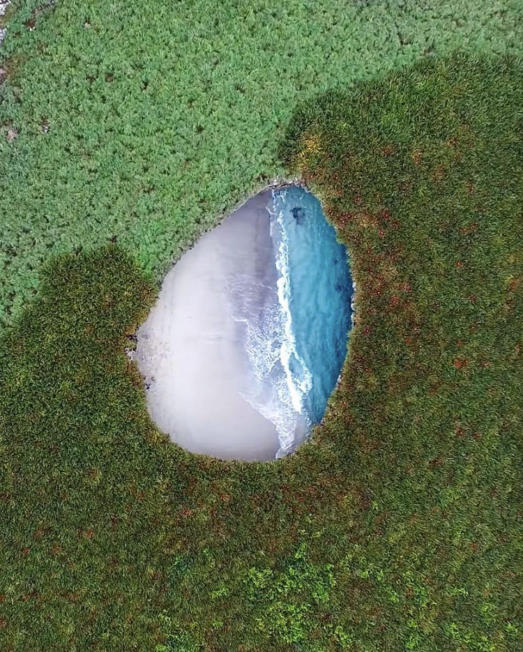Playa del Amor or Playa Escondida, which is located in the Islas Marietas National Park, with its beauty and unique location is the icon of the Riviera Nayarit. 🌊 

📸@cameronjamestravels

#VisitMexico #RivieraNayarit #Mexico #IslasMarietas #PlayaEscondida #PlayadelAmor #Travel