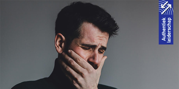 authleiderschap's tweet photo. Een mooi en persoonlijk verhaal over wat het organisaties oplevert om je emoties te tonen, te zeggen dat je het niet weet en hulp te vragen.
https://t.co/ApA1E9TBH4 https://t.co/6iQR6Ff36i