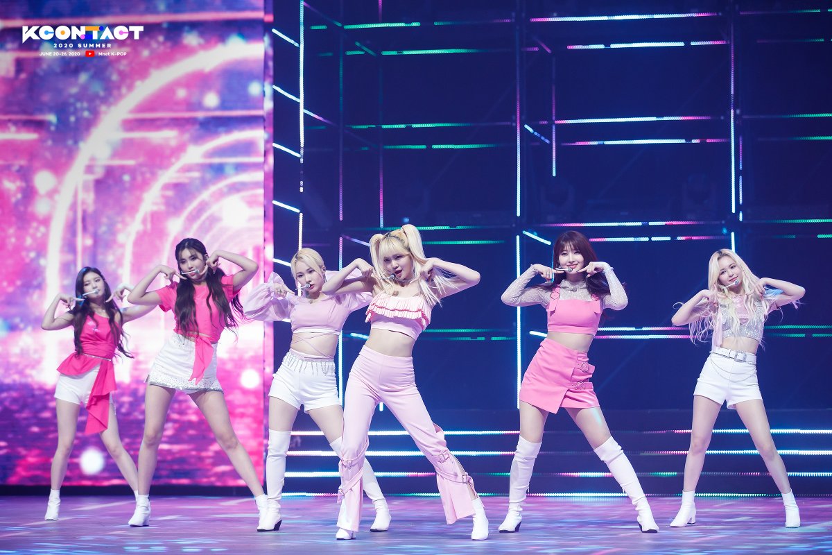 KCON_official's tweet photo. [KCON:TACT 2020 SUMMER] DAY 3 #EVERGLOW

We don't want to say 'Adios' to these girls ever !
Pictures of today because we're already missing @EVERGLOW_twt !

▶WATCH #KCONTACT NOW: https://t.co/r2LY9moQI2 
#KCON #KCON2020 #LetsKCON247 https://t.co/1fUmM1OYTy