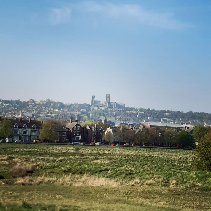 2020 - the year we truly realised that the weather can massively effect our mental health. Blue skies motivate me and encourages me to see friends... it also encourages me to dig out the 50+ ❤ #mentalhealth #summer #mondaythoughts #Lincoln