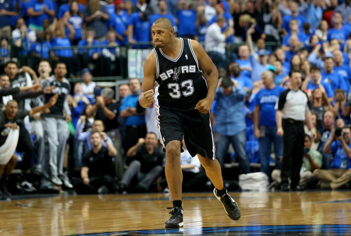 BORIS DIAW, EL ESLABÓN PERDIDO

Por fortuna nuestro deporte no se limita a la constelación de estrellas que se suelen llevar todos los focos de prensa y aficionados. Existe un grupo de jugadores que sin poseer cualidades técnicas excepcionales, hacen mejores a sus equipos.