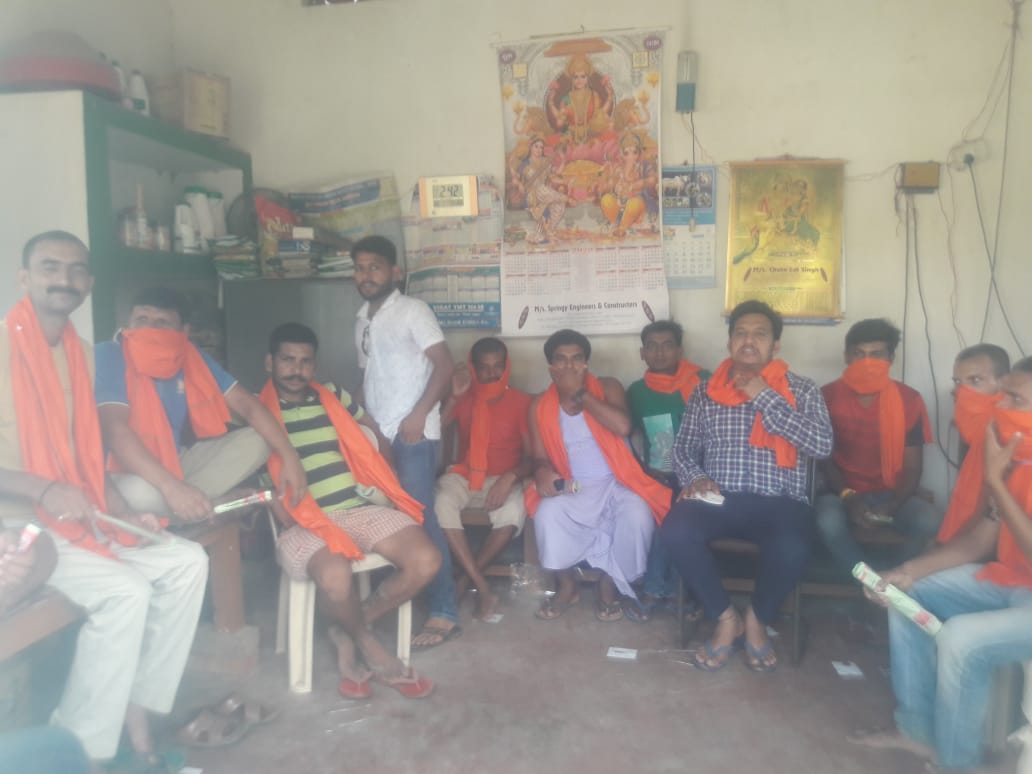 FashihAlam's tweet photo. बीरपुर प्रखंड के विभिन्न पंचायतों में आज भाजपा नेता अमरेंद्र कुमार अमर की ओर से ग्रामीणों को सम्मानित किया गया।इस अवसर पर बीरपुर क्षेत्र के विभिन्न पंचायतों के उत्साही नवयुवकों तथा आईटी सेल के छात्रों ने भाग लिया@sanjayjaiswalMP 
@BJPNagendraji
@shivnarayanbjp  
#amarbhaiyaforbgs https://t.co/1oGDwRjcMq