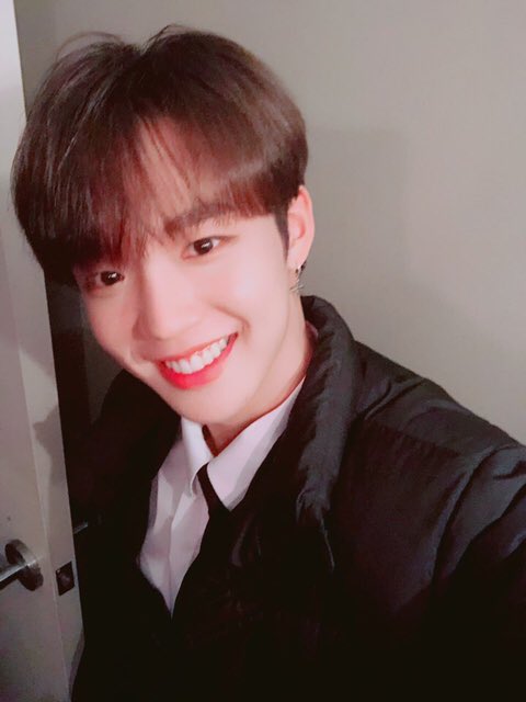 FROM_MXM's tweet photo. 📎 190123
#FROM_MXM_영민 https://t.co/zYgdlx3JtV