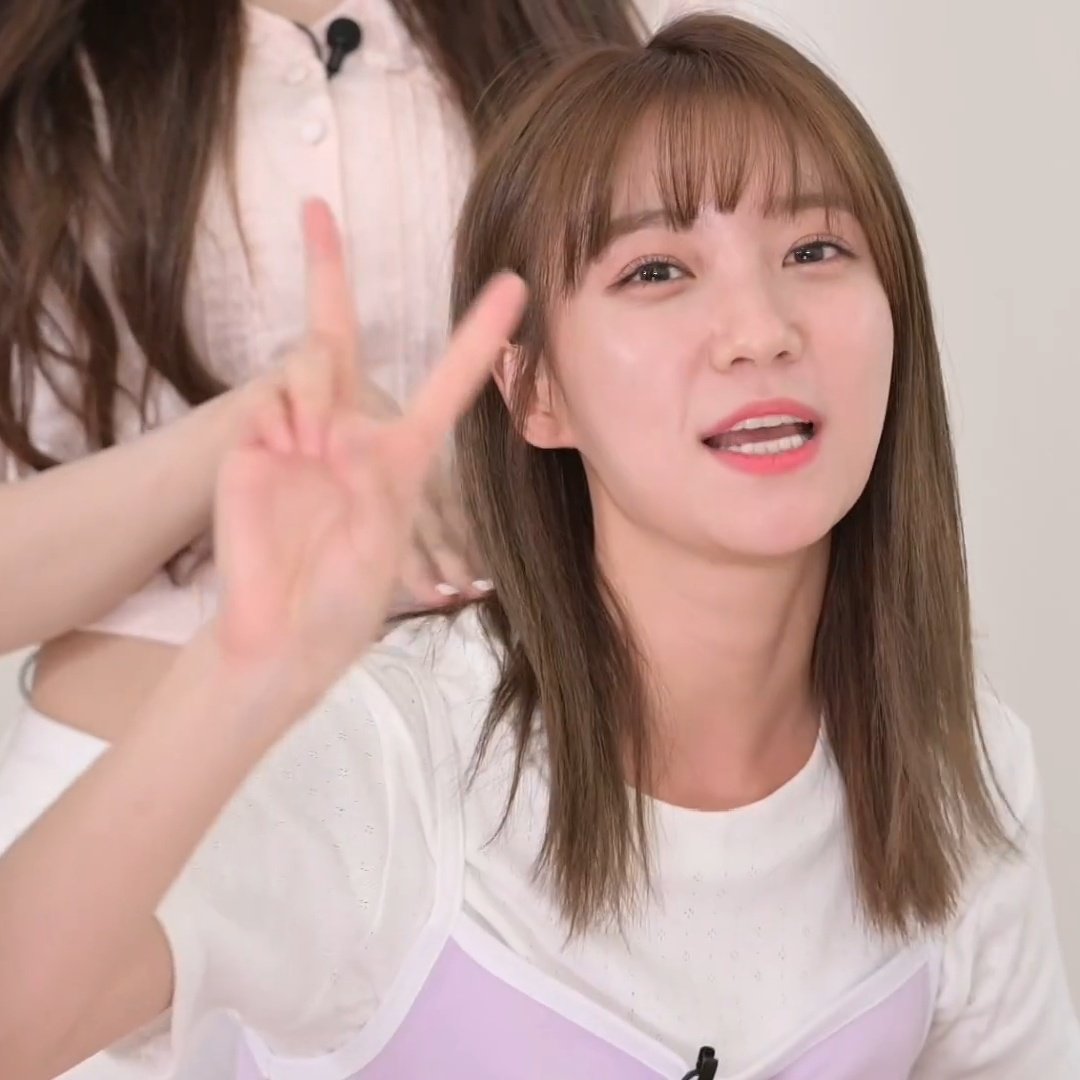 lqbaeybin's tweet photo. Hello everyone! This account is dedicated for OH MY GIRL's Binnie. I will post Binnie pics from screenshots that I take by myself. Please rt this tweet to support this account ❣️ @WM_OHMYGIRL
#배유빈 #비니 #오마이걸 https://t.co/Z5OV16Y9li