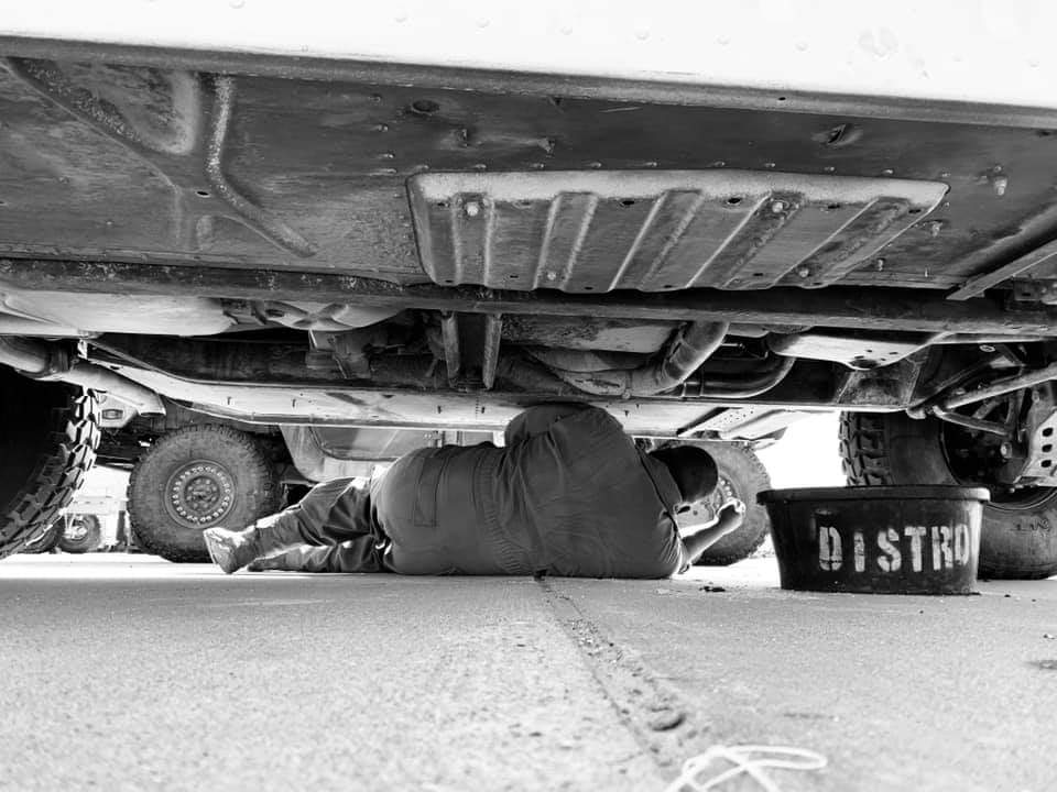 3ABCT1AD's tweet photo. #MaintenanceIsTraining
See our Soldiers from #BulldogBrigade getting after Motor Pool Monday Fort Bliss, Texas. If you don't take care of your equipment st home-station, it will not take care of you when you need it most...
@1stArmoredDiv @FORSCOM @FortBlissTexas https://t.co/l00hWJrErS
