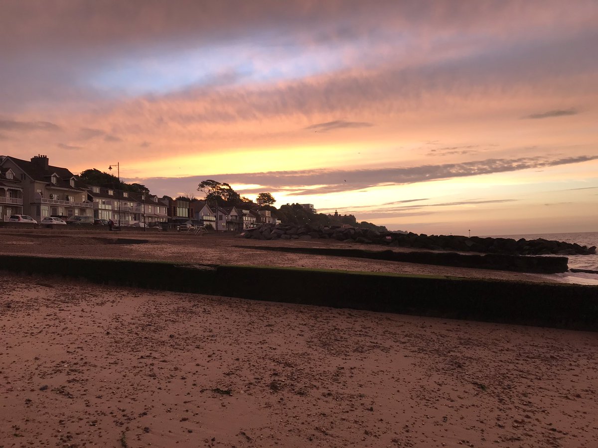 Icanbepeterpan's tweet image. #SummerSolstice #Felixstowe #sunrise
