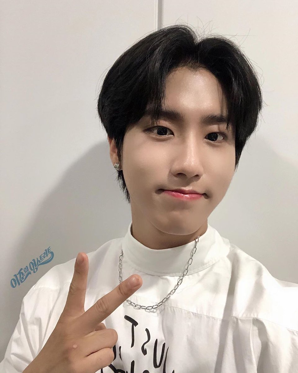 Stray Kids Cloud 9 - REST tweet media