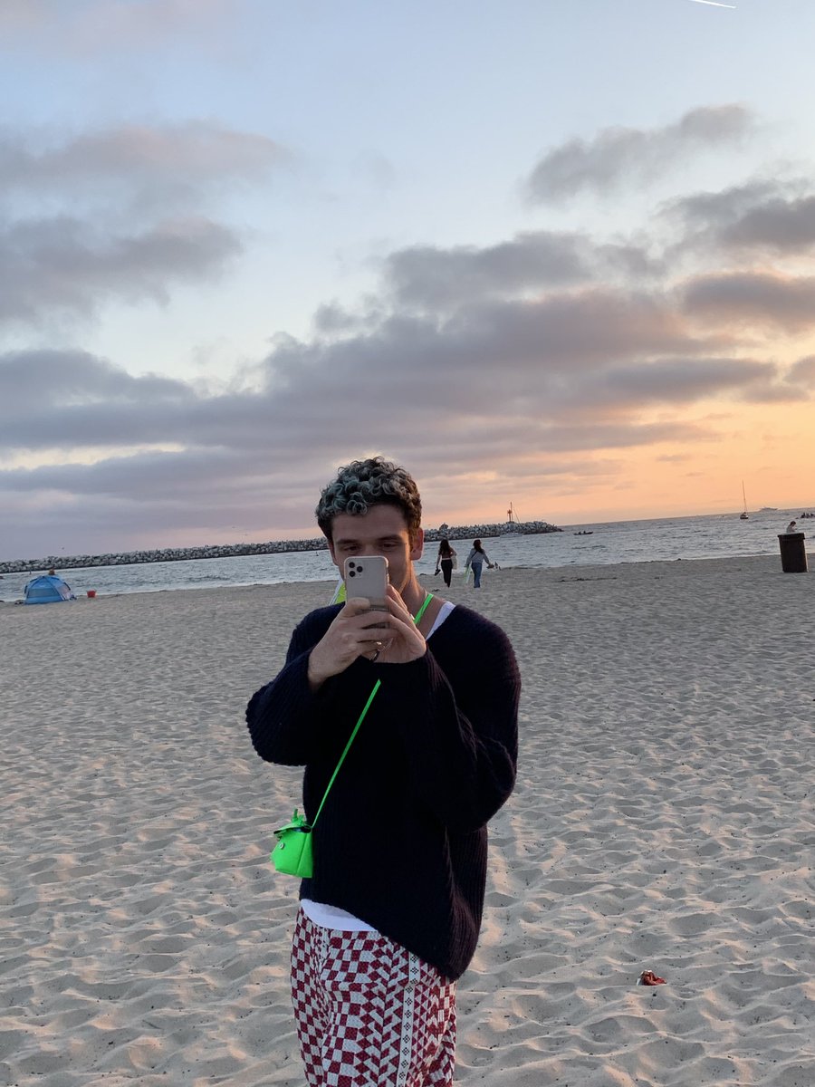lauvsongs's tweet image. what if i told you i’m putting out multiple songs this week???