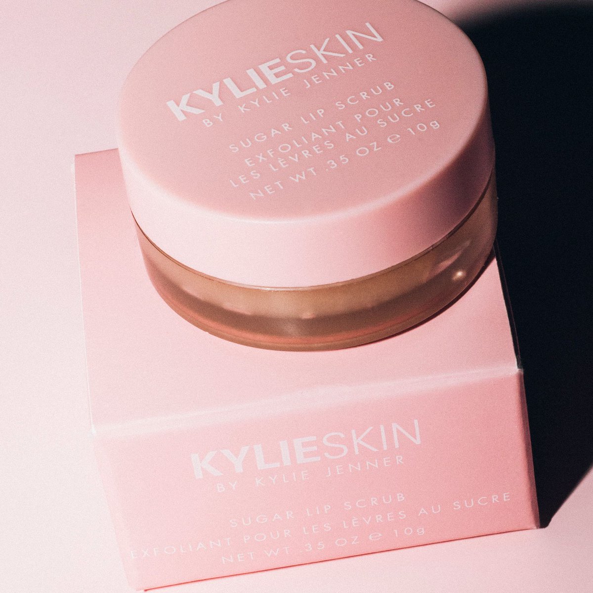 KylieJenner's tweet photo. my sugar lip scrub is back in stock NOW! https://t.co/n1uvmPB0xY https://t.co/sjO5Ha0xWZ