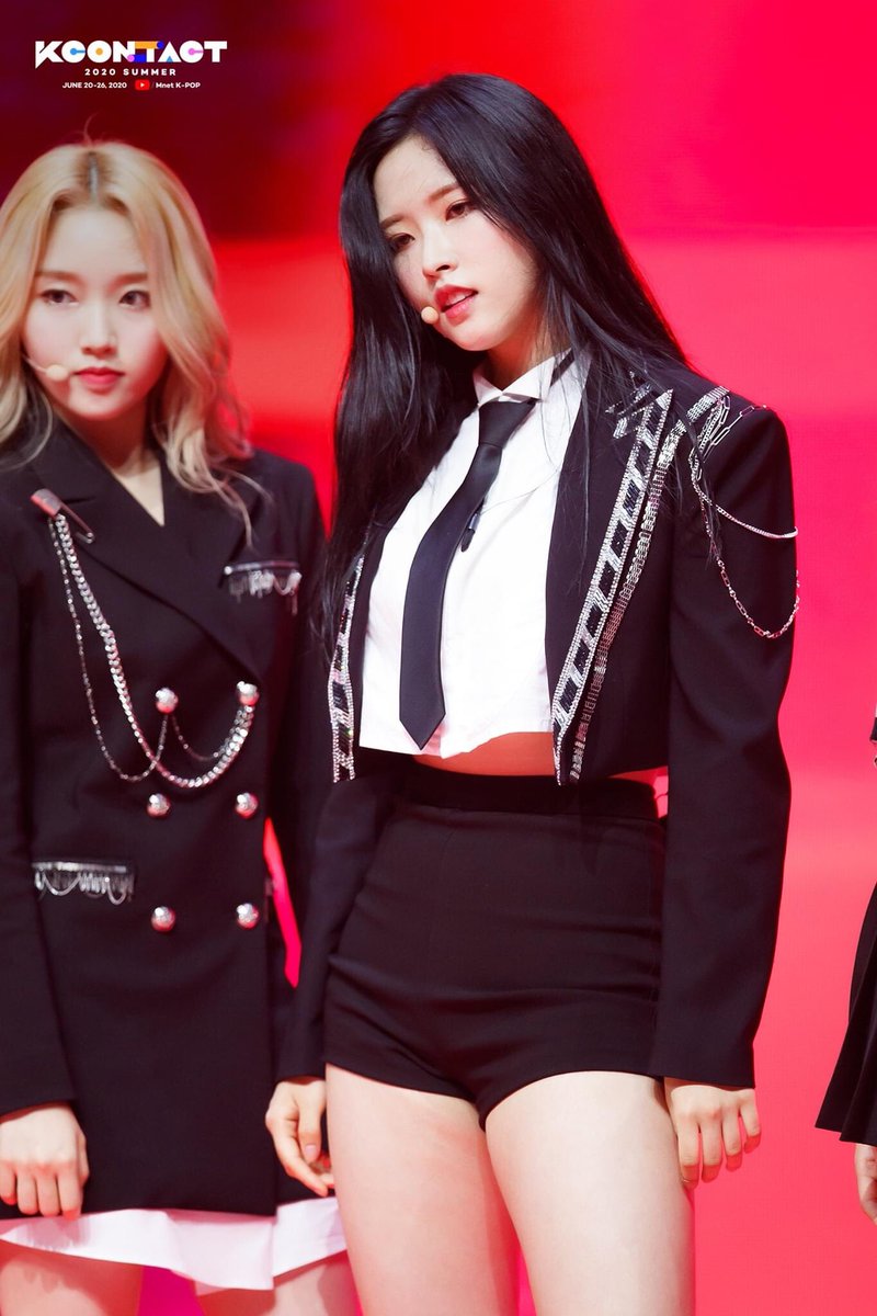 store_yehet's tweet photo. KCON:TACT 2020 SUMMER DAY1 - LOONA
#LOONA #KCONTACT #KCON #KCON2020 #KCONTACTDay1 https://t.co/ouRuhGUnsY