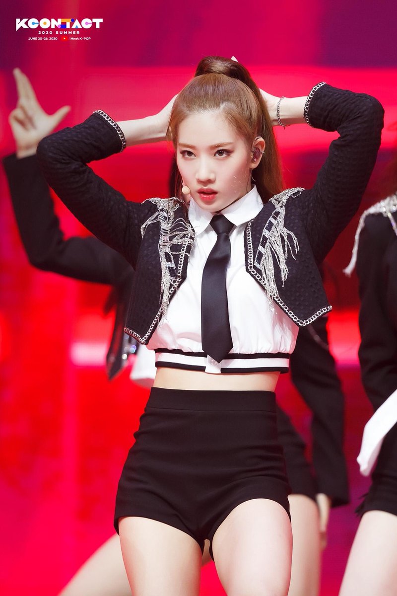 store_yehet's tweet photo. KCON:TACT 2020 SUMMER DAY1 - LOONA
#LOONA #KCONTACT #KCON #KCON2020 #KCONTACTDay1 https://t.co/ouRuhGUnsY