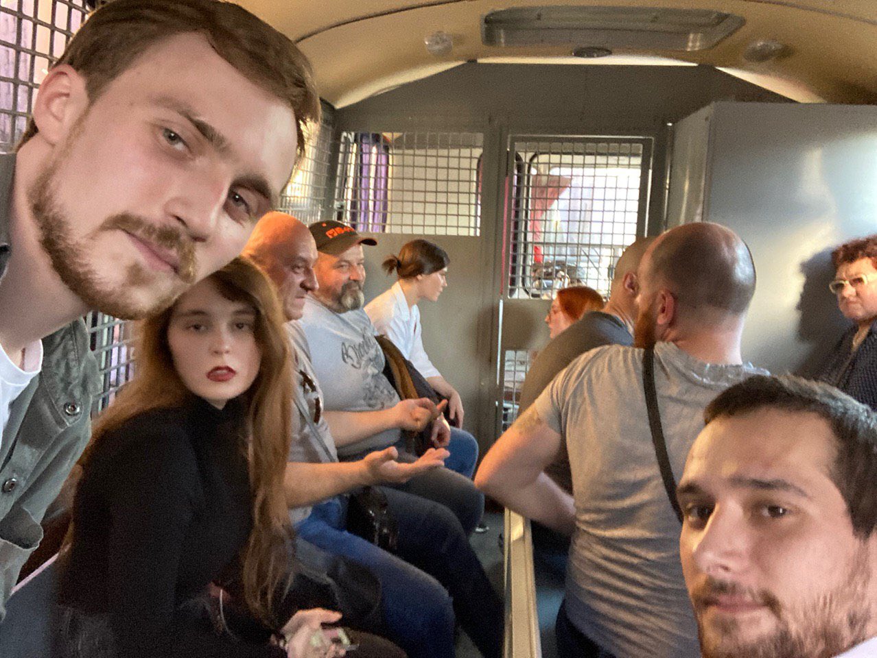 EbIQADaWAAAWxQX?format=jpg&name=large