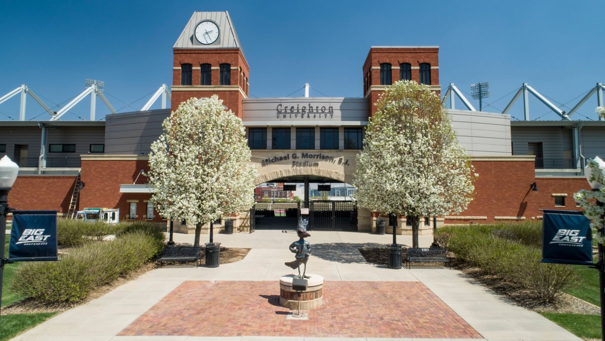 We're delighted to share that we will begin phasing in on-campus visits, starting on June 29!

Currently, registration for on-campus visits is open only to students admitted for the fall of 2020. We will open on-campus visit registration for all prospective students on July 6.