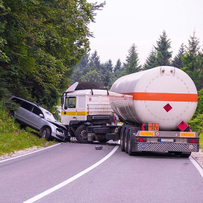 Tres fallecidos en el primer fin de semana con la nueva normalidad #precauciónalvolante #CuidaElMotorDeTuVida https://t.co/XIS8ITD19j https://t.co/5xPkP1QJ6F