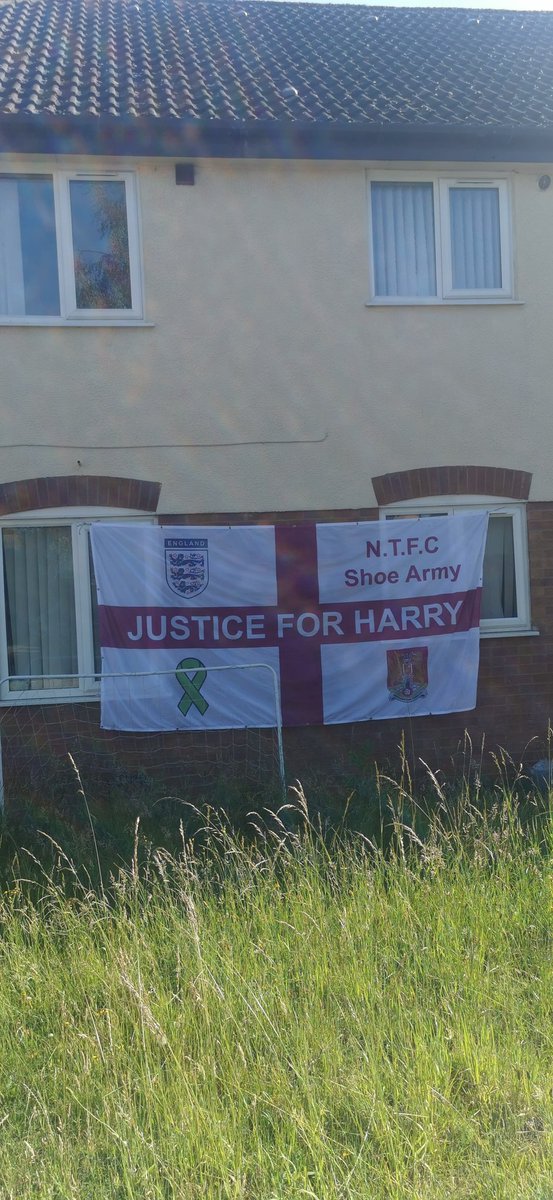 ijg1979's tweet photo. Come on cobblers #doitforharry https://t.co/9ogiZ5kGcd