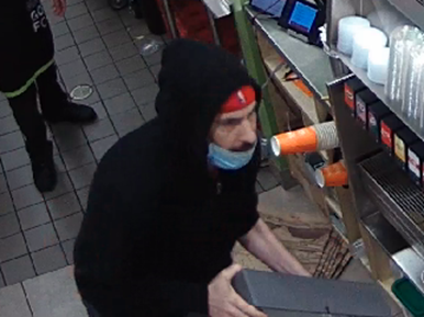 YRP's tweet photo. GAS STATION ROBBERY - Can you help us ID this guy who robbed a gas station in the area of Steeles Ave / Bathurst St, Vaughan? Please call 866-876-5423 x6630 with any tips.
More info at this link --> https://t.co/Oy1PqlYOkf https://t.co/2snCVXnXnk