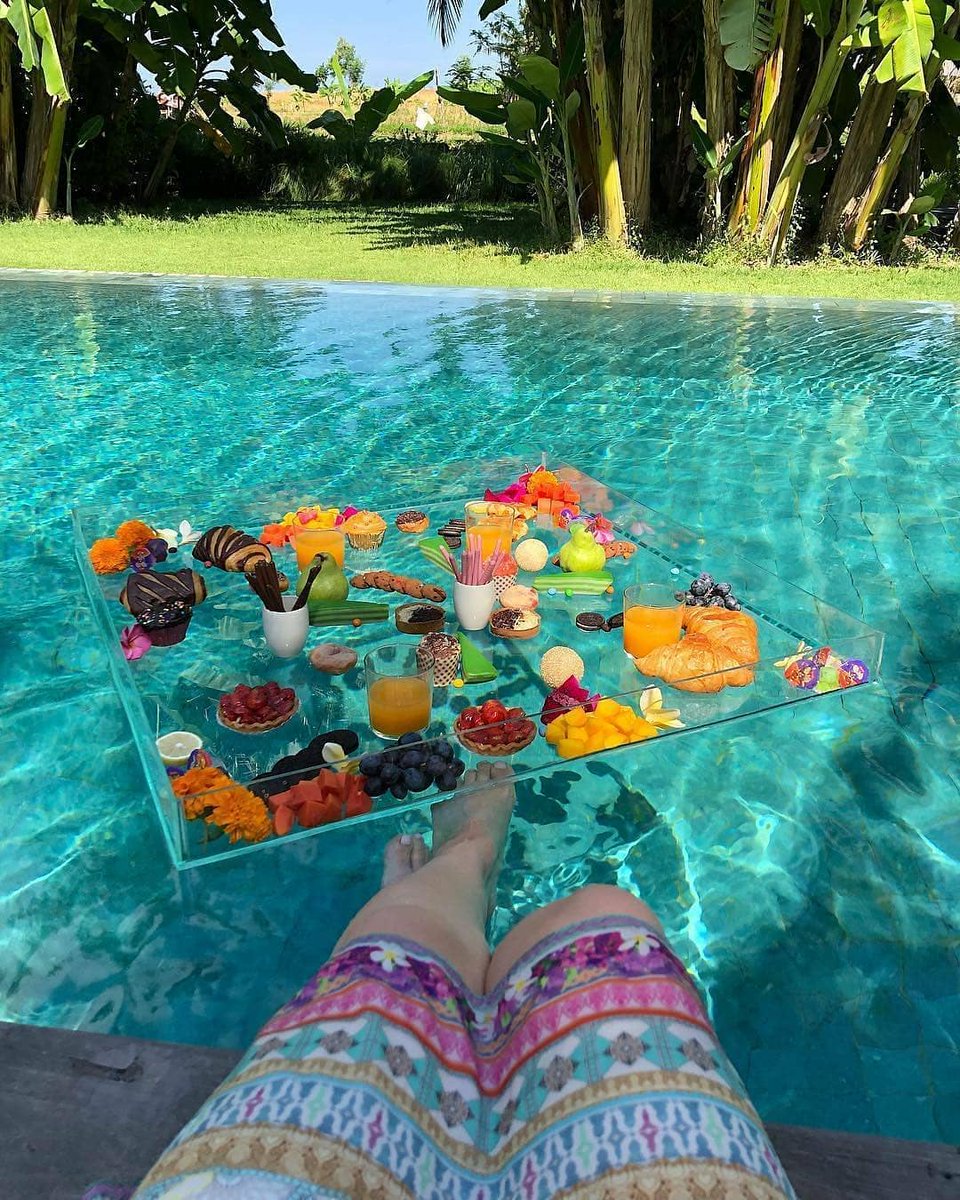 OfficialPLT's tweet photo. Dreaming of a floating breakfast in Bali 😍🌴 (IG:balilife) https://t.co/wUwnFnO7hL