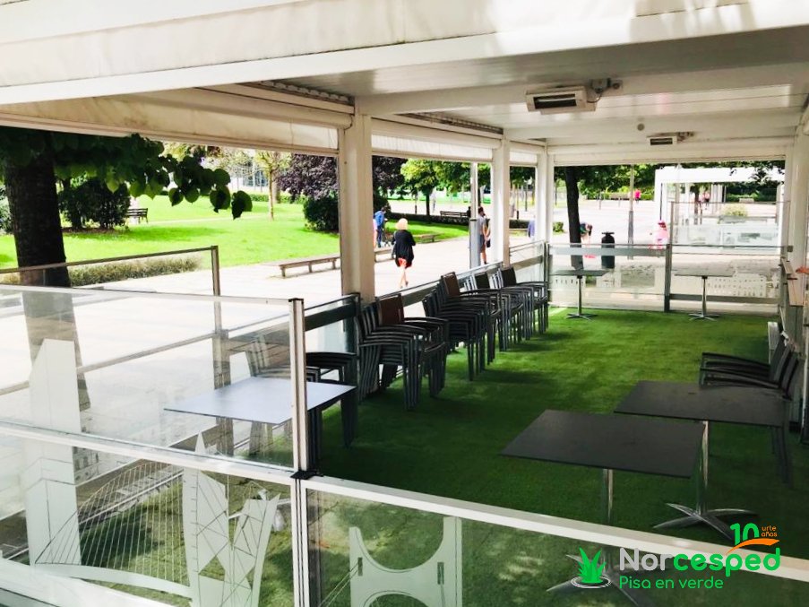 Norcesped's tweet photo. ¿Tenéis plan para esta tarde? Si no sabéis donde ir, ¿qué os parece disfrutar del 'terraceo' tomando algo fresquito 🍹🍺 en la nueva #terraza con #CéspedArtificial de @Aizian_rest , el restaurante del @meliabilbao? 🥂🍸

#PisaEnVerde https://t.co/dJXeZWGO4o