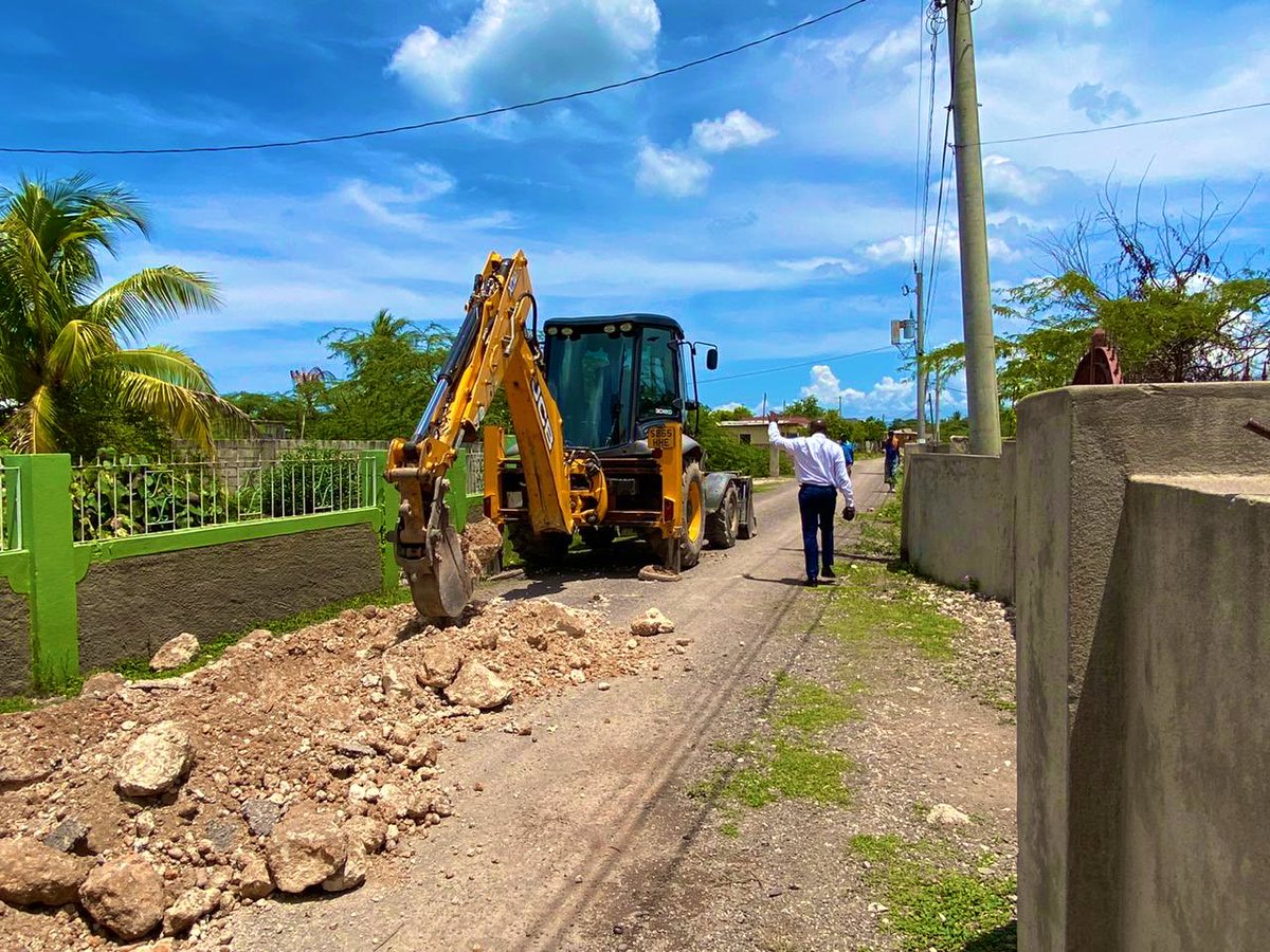 pcharlesjr's tweet photo. MP Charles on the ground in Rocky Point with another Water Improvement Project near completion.
We are now installing new water mains & service entry to individual homes so residents can have full water access.
#BuildingSEC #DevelopingSEC #WaterImprovementProject #WaterIsLife https://t.co/rmoUeJiOnP
