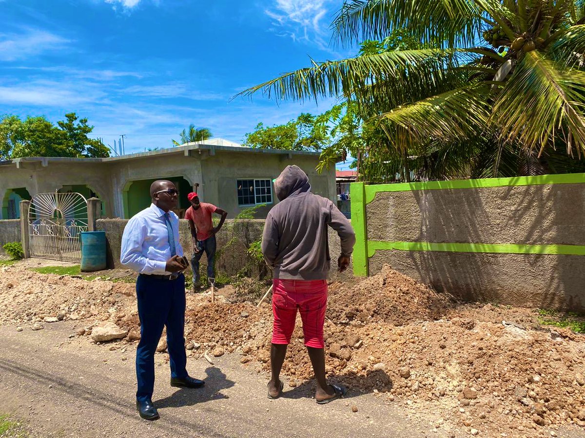 pcharlesjr's tweet photo. MP Charles on the ground in Rocky Point with another Water Improvement Project near completion.
We are now installing new water mains & service entry to individual homes so residents can have full water access.
#BuildingSEC #DevelopingSEC #WaterImprovementProject #WaterIsLife https://t.co/rmoUeJiOnP