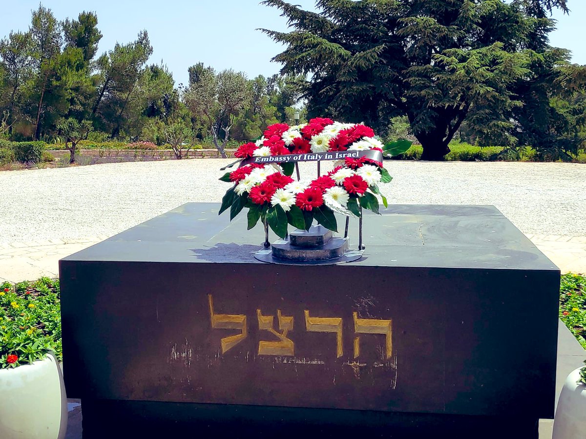 Italy in Israel tweet media